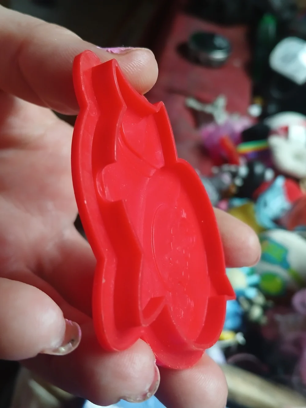red plastic Baby Shark cookie cutter X3 Lot